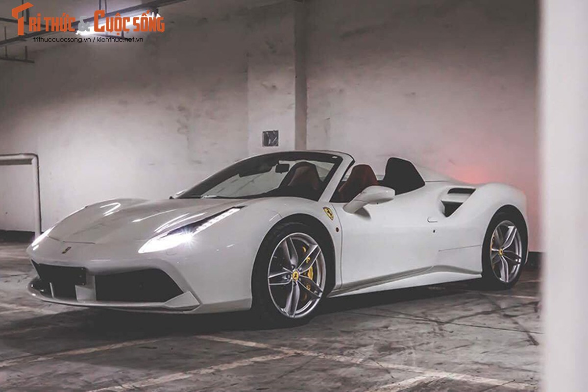 Can canh Ferrari 488 mui tran chuc ty tai Viet Nam-Hinh-14